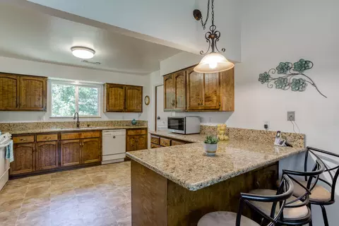19217 Hollow Ln, Redding, CA 96003 photo 8