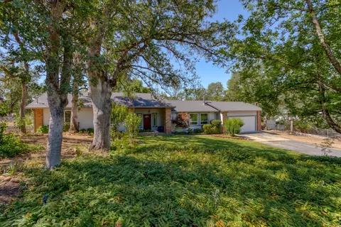 19217 Hollow Ln, Redding, CA 96003 photo 1