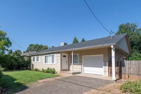1106 A St, Redding, CA 96002 photo 1