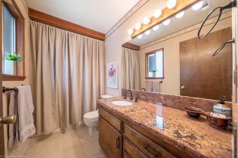2560 Velia St, Redding, CA 96002 photo 20