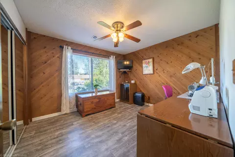 2560 Velia St, Redding, CA 96002 photo 21