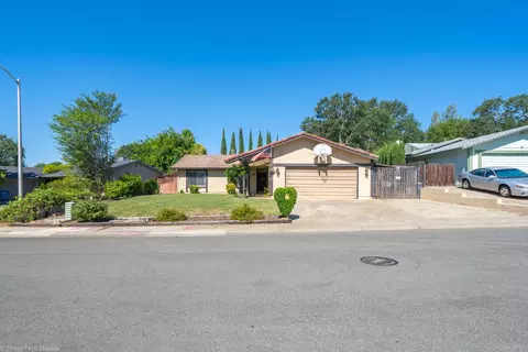 2560 Velia St, Redding, CA 96002 photo 3