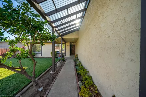 2560 Velia St, Redding, CA 96002 photo 4