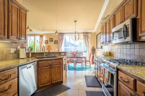 2158 Cadjew St, Redding, CA 96003 photo 10