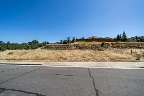 3169 Redondo Ct, Redding, CA 96003 photo 2