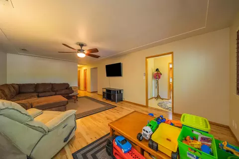 596 Rafael St, Redding, CA 96002 photo 11