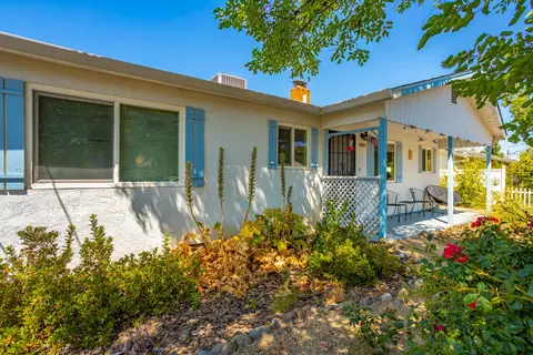 5820 Sierra Dr, Redding, CA 96003 photo 4