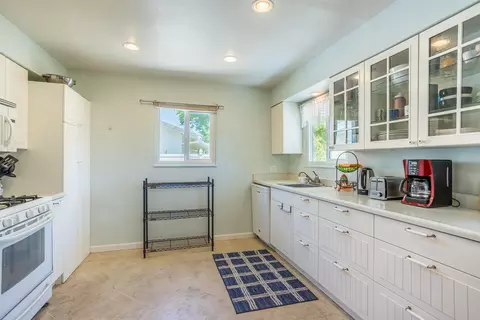 5820 Sierra Dr, Redding, CA 96003 photo 12