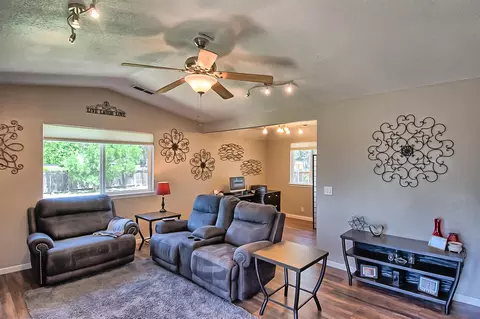 1750 Burksgarden St, Redding, CA 96002 photo 10