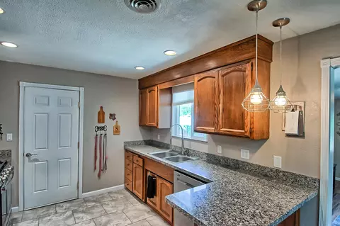 1750 Burksgarden St, Redding, CA 96002 photo 5