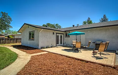 1750 Burksgarden St, Redding, CA 96002 photo 34