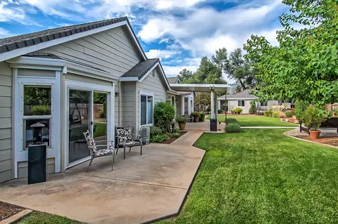 2735 Casabella Dr, Redding, CA 96002 photo 3