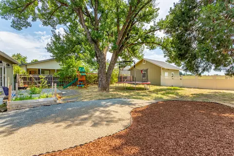 19549 Medo Vale Ln, Redding, CA 96002 photo 27