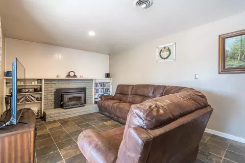 19549 Medo Vale Ln, Redding, CA 96002 photo 10