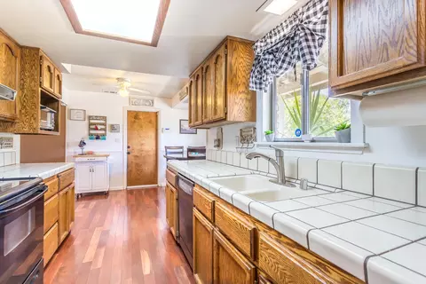 19549 Medo Vale Ln, Redding, CA 96002 photo 8