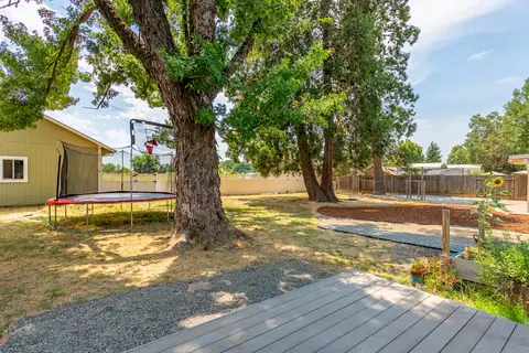 19549 Medo Vale Ln, Redding, CA 96002 photo 24