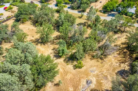 20164 Lupine Dr, Redding, CA 96002 photo 3