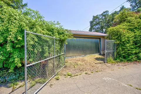 755 Gold St, Redding, CA 96001 photo 15