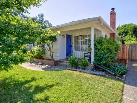 755 Gold St, Redding, CA 96001 photo 3