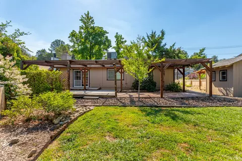 3484 Summit Dr, Redding, CA 96001 photo 19