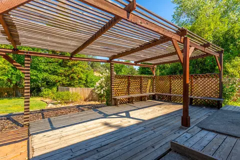 3484 Summit Dr, Redding, CA 96001 photo 22