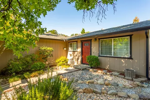3484 Summit Dr, Redding, CA 96001 photo 6