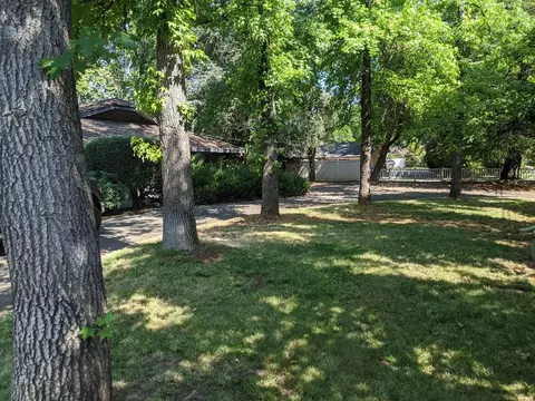4388 Alta Mesa Dr, Redding, CA 96002 photo 5