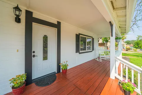 989 Willow Brook Ln, Redding, CA 96003 photo 3