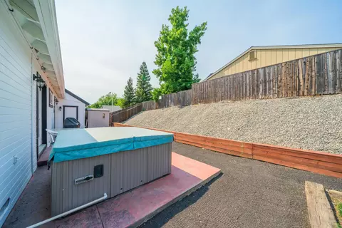 989 Willow Brook Ln, Redding, CA 96003 photo 31