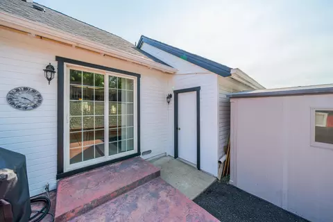 989 Willow Brook Ln, Redding, CA 96003 photo 32