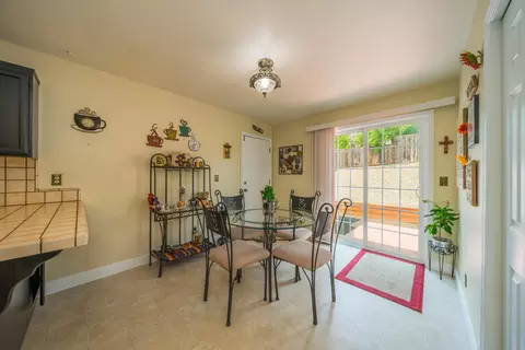 989 Willow Brook Ln, Redding, CA 96003 photo 11