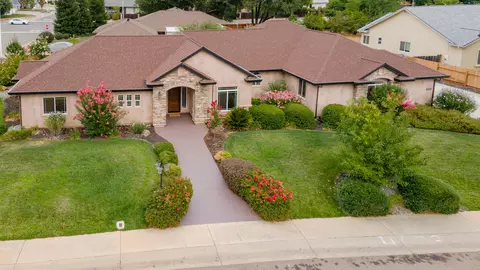 4603 Columbine Dr, Redding, CA 96002 photo 2