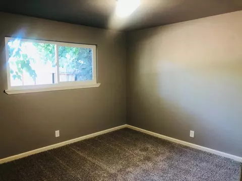 2175 Saturn, Redding, CA 96002 photo 8