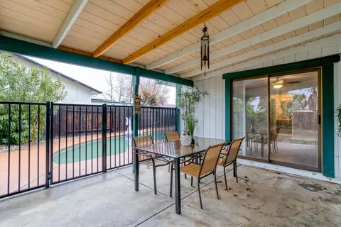 322 Rosewood Dr, Redding, CA 96003 photo 3