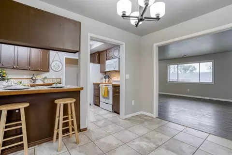 322 Rosewood Dr, Redding, CA 96003 photo 9