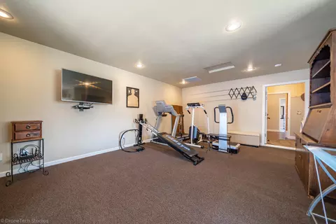 11433 Prosperity Ln, Redding, CA 96003 photo 17