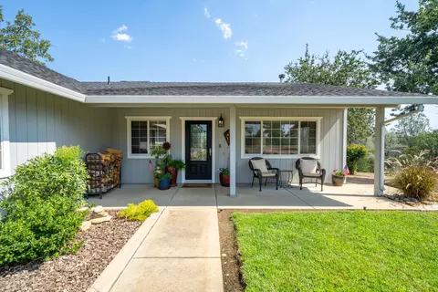 11433 Prosperity Ln, Redding, CA 96003 photo 3