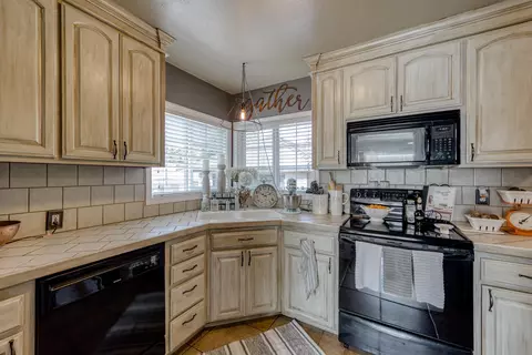 2253 California St, Redding, CA 96001 photo 6