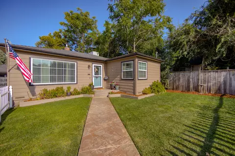 2253 California St, Redding, CA 96001 photo 1