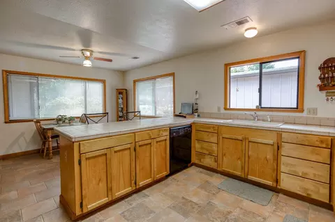 3012 Birch Way, Redding, CA 96002 photo 19