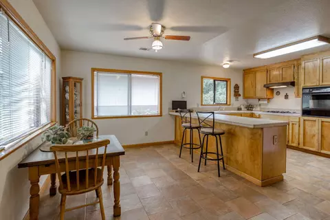 3012 Birch Way, Redding, CA 96002 photo 16