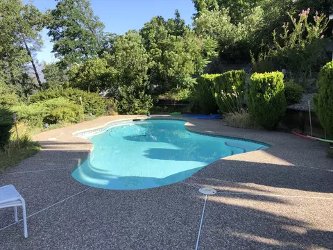 620 Oleta Dr, Redding, CA 96003 photo 2