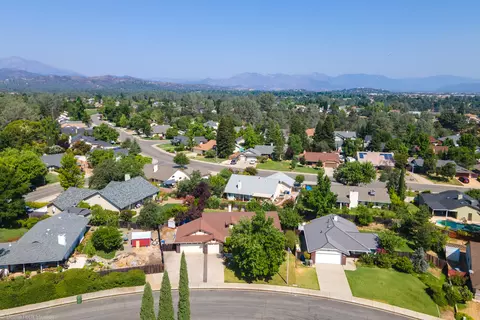 2799 Summerbreeze Pl, Redding, CA 96001 photo 10