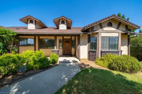 2799 Summerbreeze Pl, Redding, CA 96001 photo 3