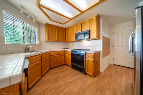 2799 Summerbreeze Pl, Redding, CA 96001 photo 6