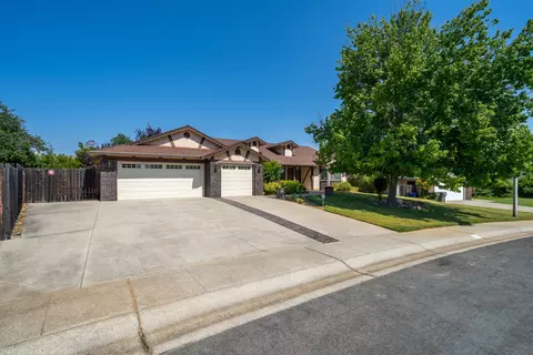 2799 Summerbreeze Pl, Redding, CA 96001 photo 11