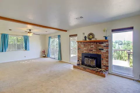 1325 Riviera Dr, Redding, CA 96001 photo 5