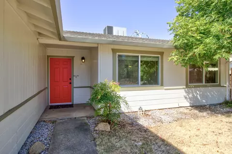 1325 Riviera Dr, Redding, CA 96001 photo 3
