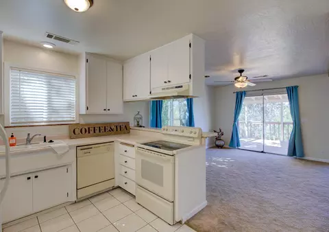 1325 Riviera Dr, Redding, CA 96001 photo 9