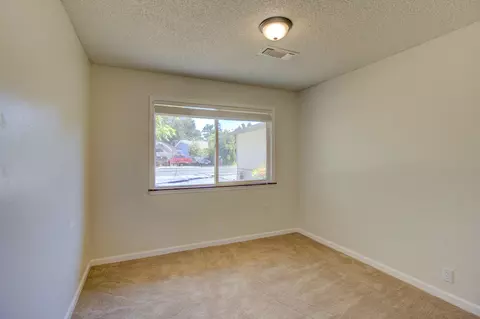 1325 Riviera Dr, Redding, CA 96001 photo 18